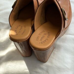 Kork-Ease Tan Leather Platform Mules